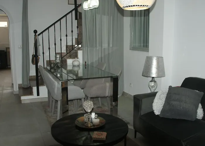 La Casa Hermosa *